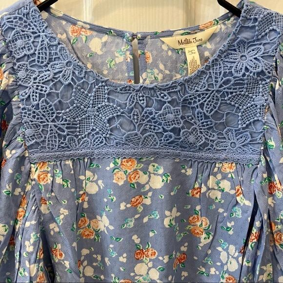 Matilda Jane NWT Periwinkle flutter sleeve floral rayon top SM - Picture 7 of 9